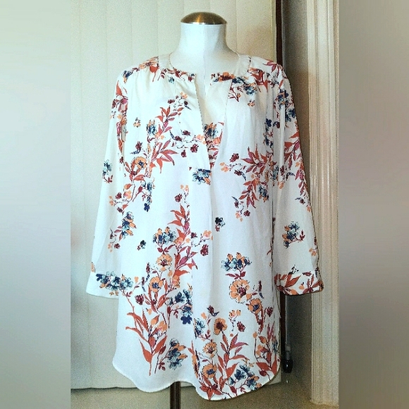 💲IT'S A TWOfer!! PRINTED BLOUSES💲 - Picture 4 of 5
